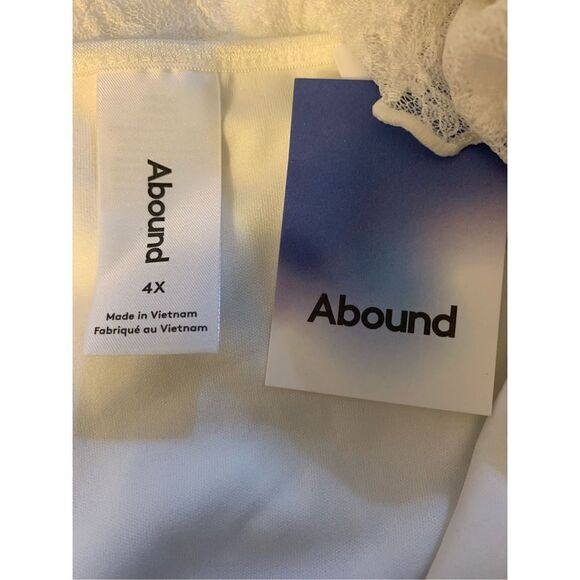 Abound Lace Crop Top - Picture 6 of 7